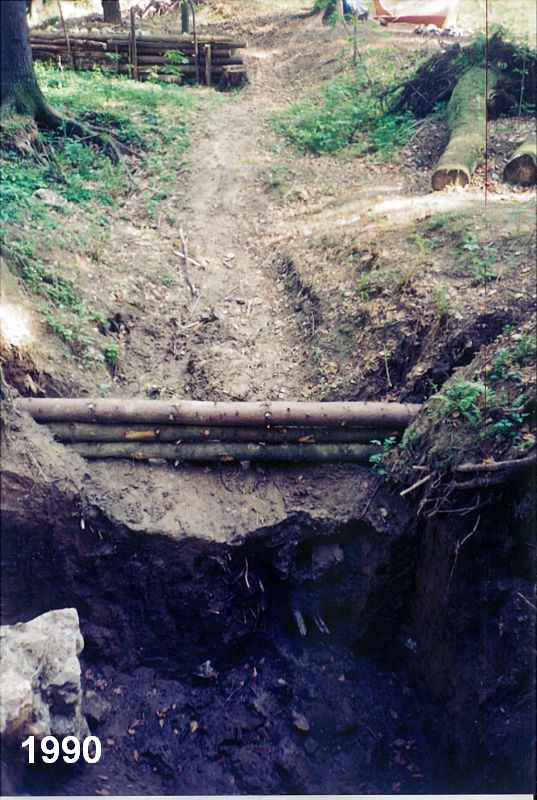 Novodvorský ponor - jeskyně Ponorný hrádek. 