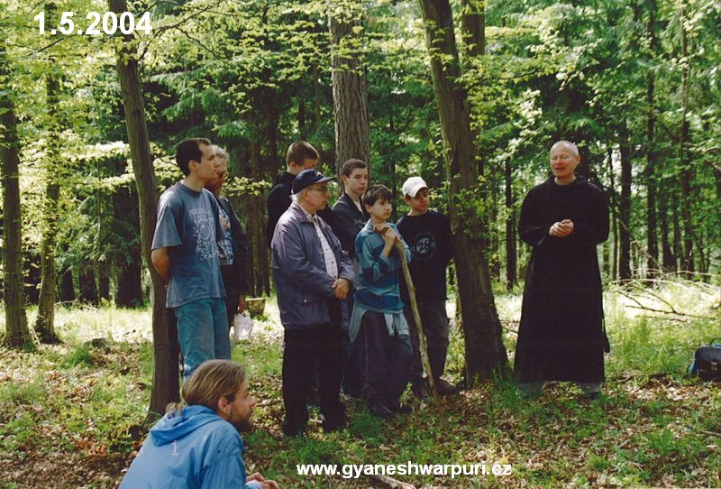 Závrtek Zub - jeskyně Soví komín. kněz Václav Groh.